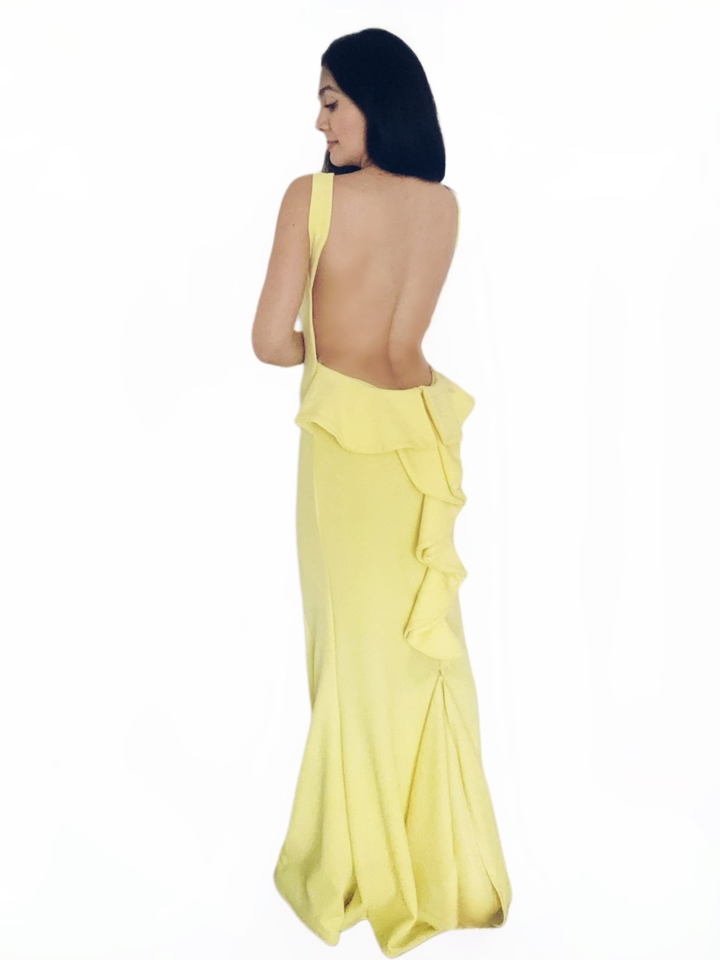Vestido Amarillo Escote en la Espalda con Olán