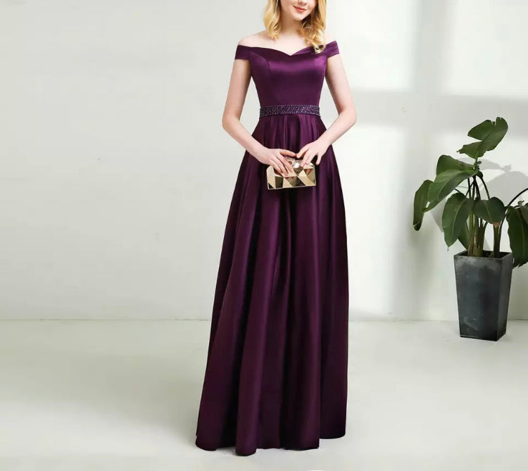 Vestido Morado Ampon cinturón de Pedrería