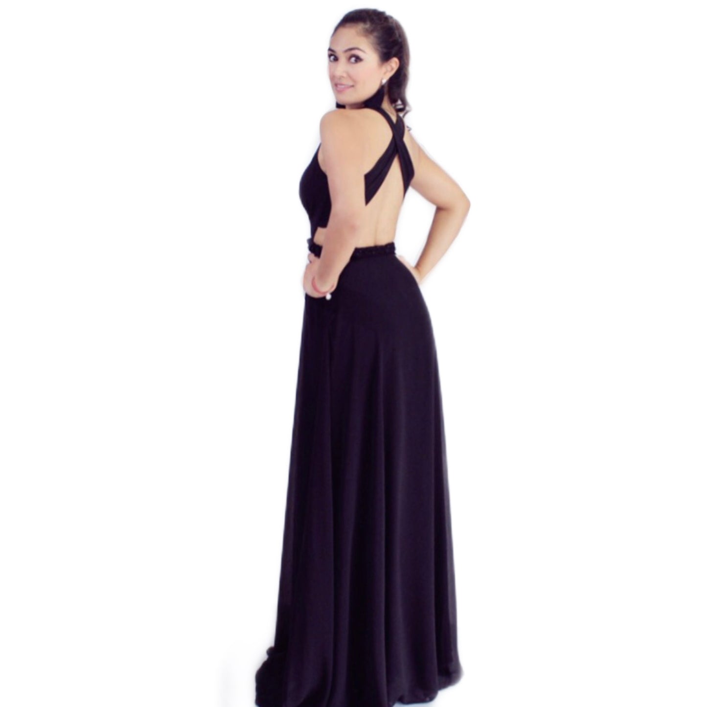 Vestido Negro Cruzado en la Espalda