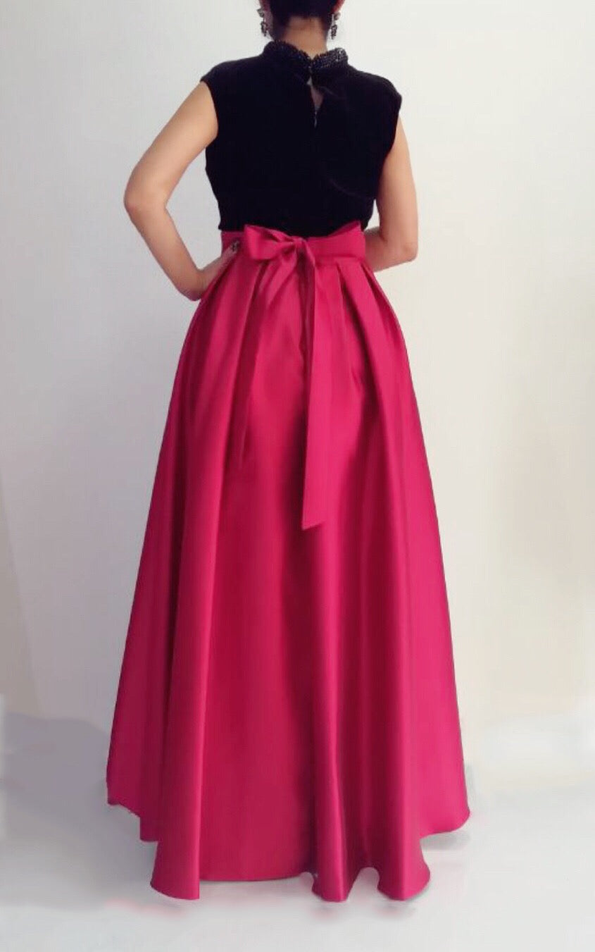 Vestido Tinto con Negro Desnivel