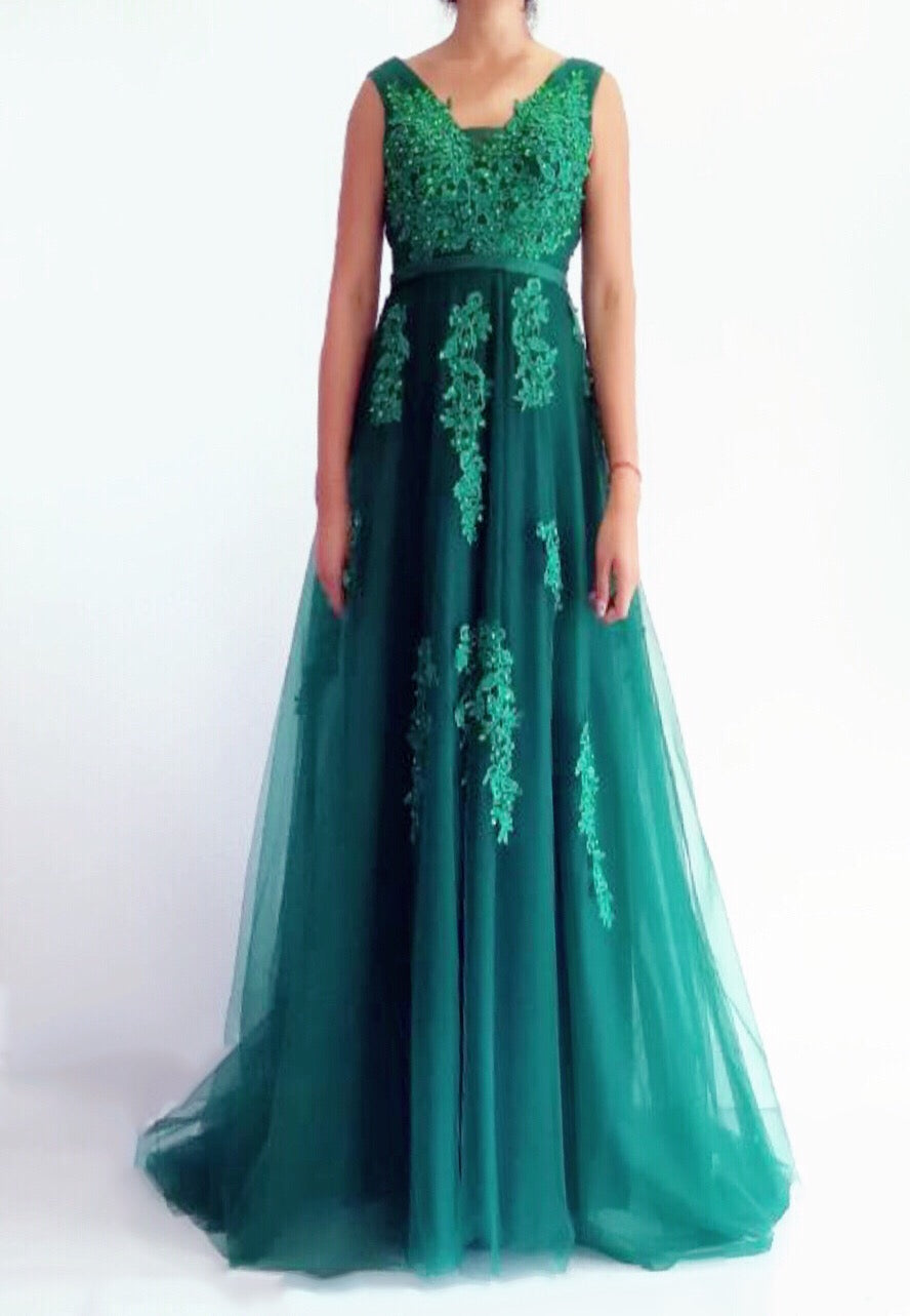 Vestido Largo de Tul con Aplicaciones de Encaje