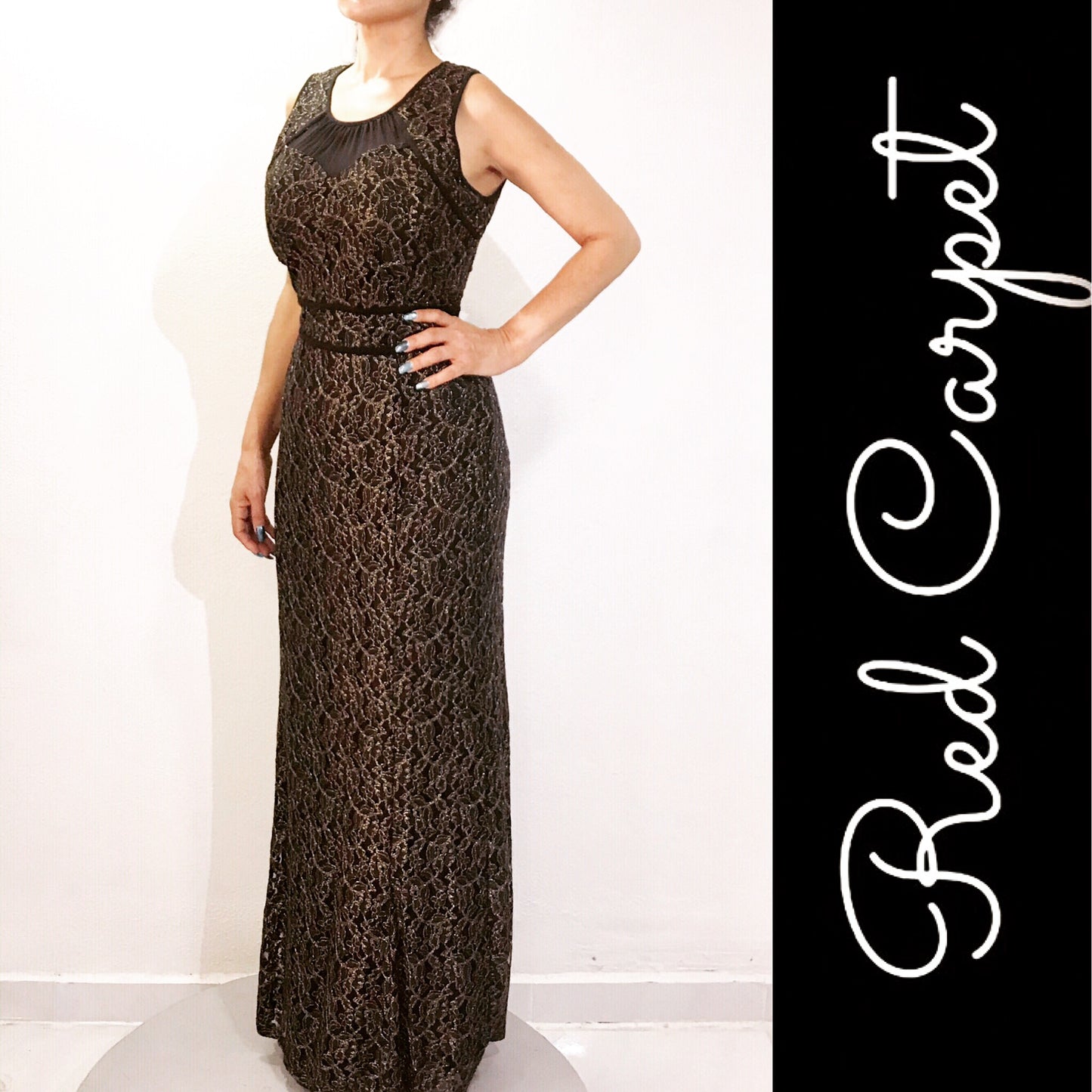 Vestido Negro con Dorado de Encaje