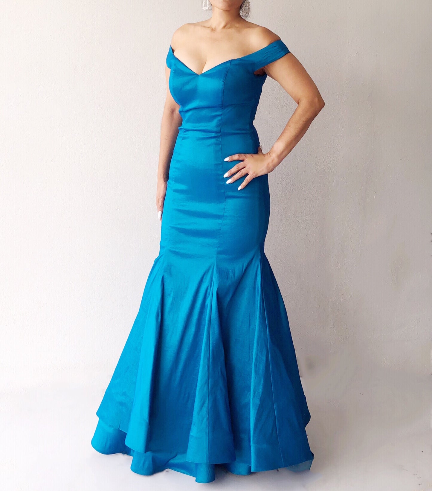 Vestido Largo Corte Sirena Mangas Caídas