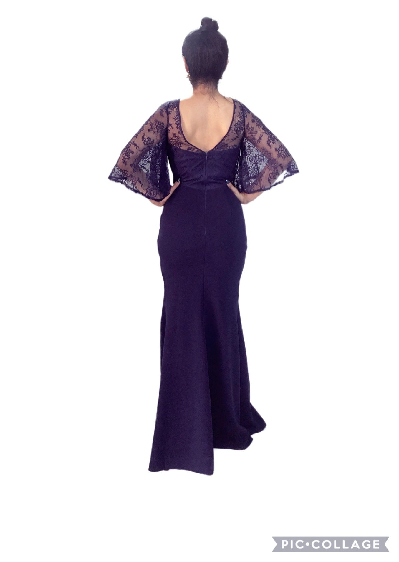 Vestido Azul Marino con Mangas de Encaje