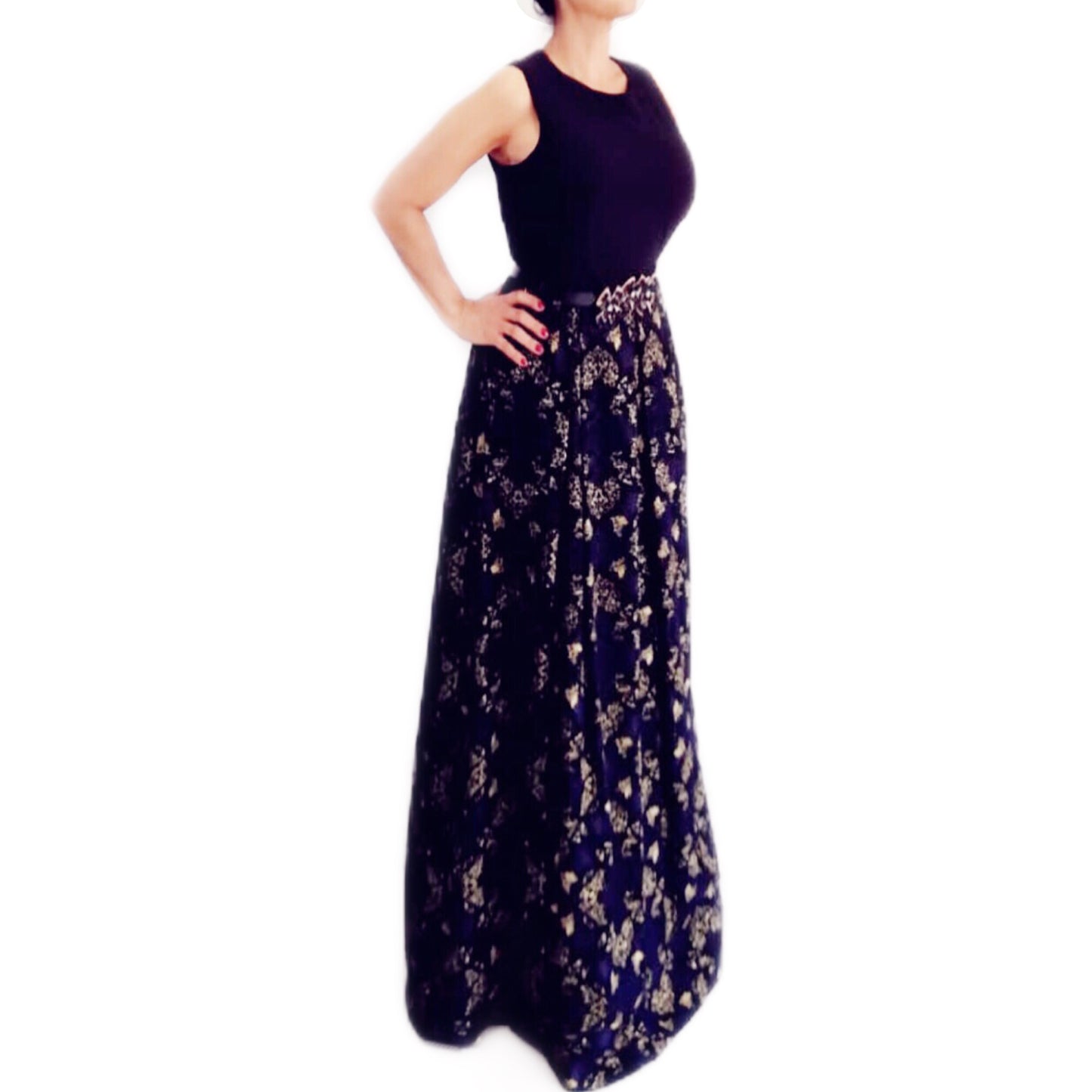 Vestido Azul Marino con Adornos Dorados