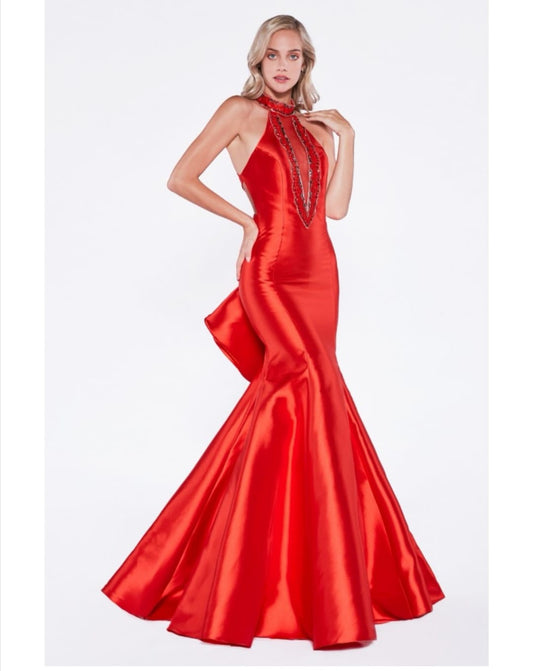 Vestido Rojo de Tafeta Corte Sirena con Pedreria