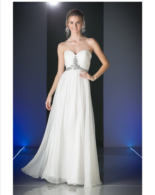Vestido Blanco con Pedrería
